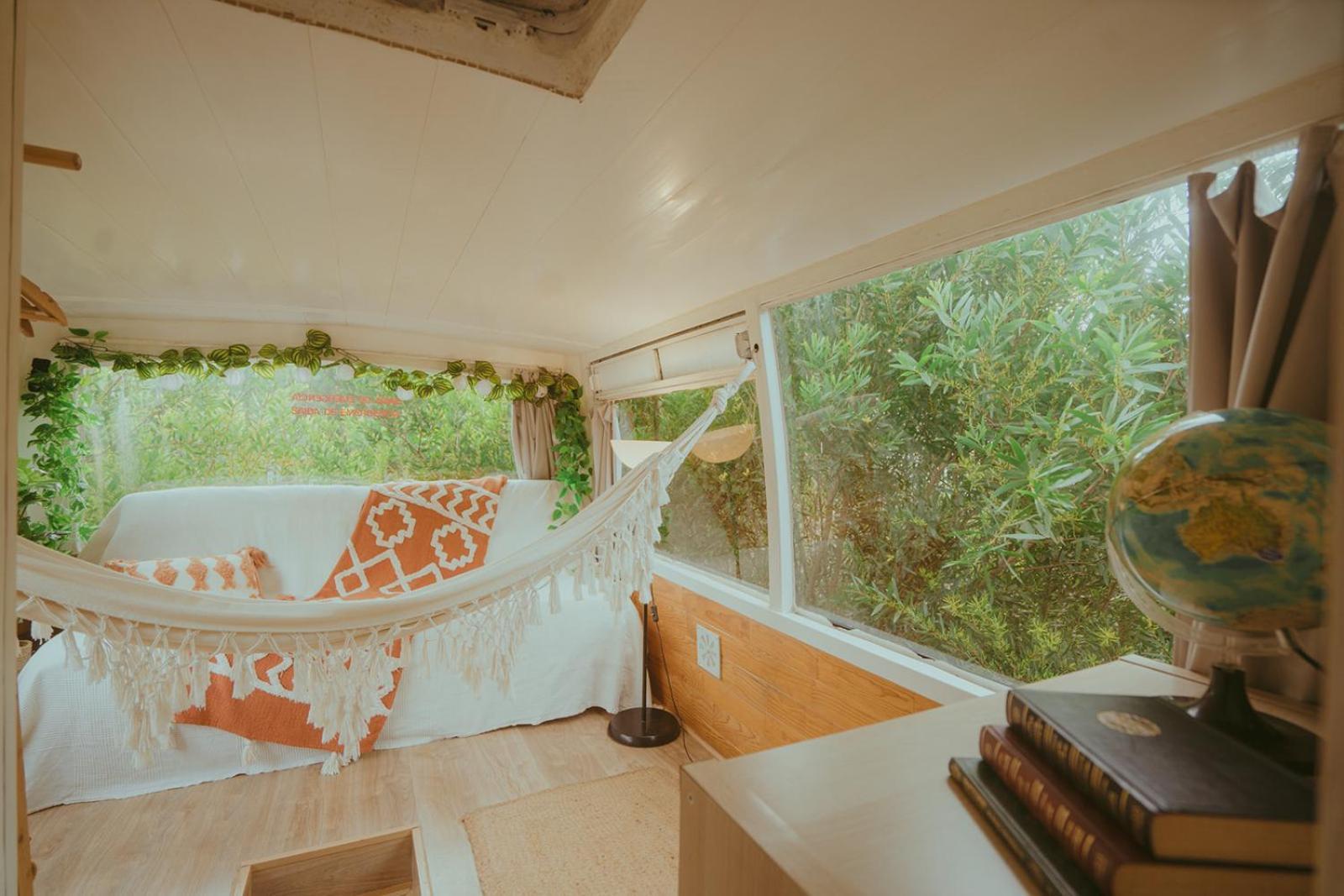 The Amazing Inacio Bus Converted Home Синтра Екстериор снимка